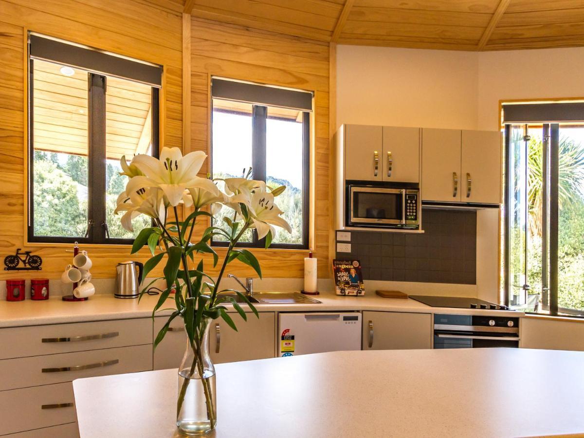 The Snowglobe - Ohakune Modern Yurt Style Chalet ภายนอก รูปภาพ