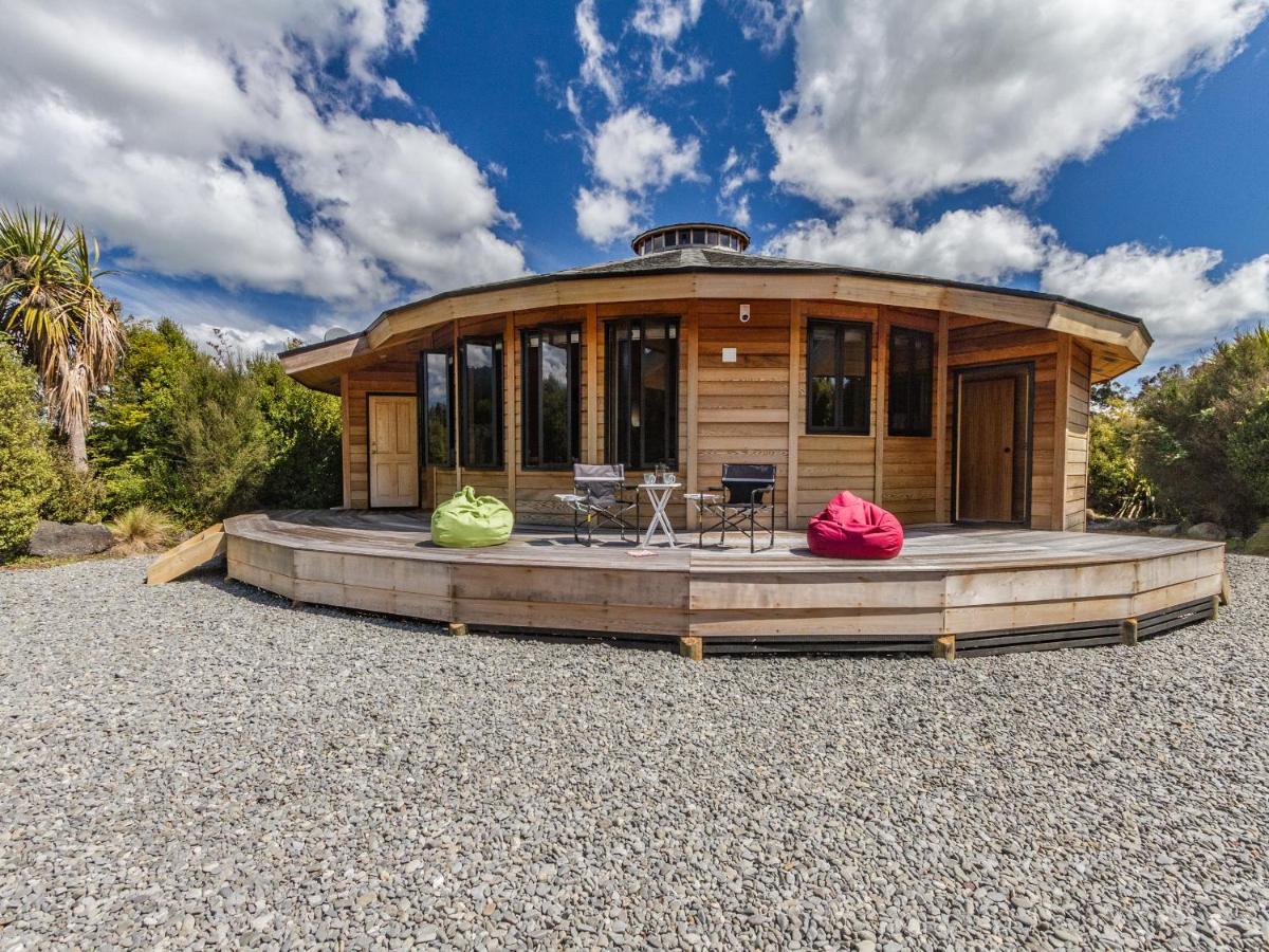 The Snowglobe - Ohakune Modern Yurt Style Chalet ภายนอก รูปภาพ