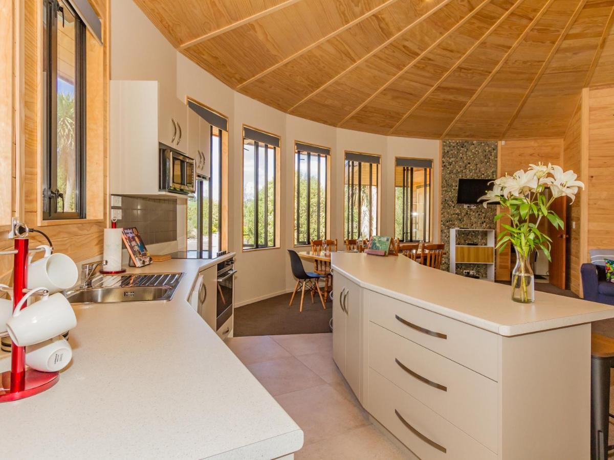 The Snowglobe - Ohakune Modern Yurt Style Chalet ภายนอก รูปภาพ