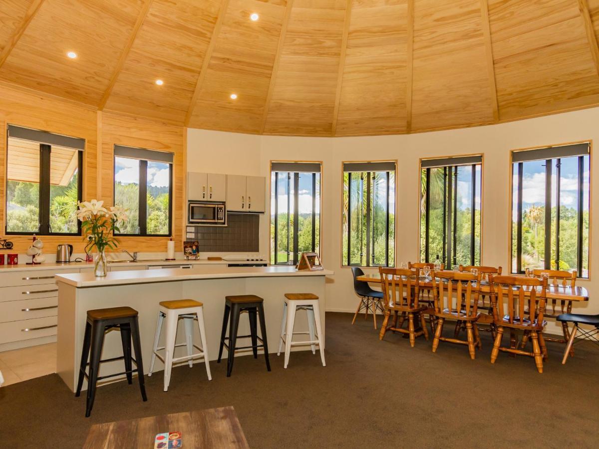 The Snowglobe - Ohakune Modern Yurt Style Chalet ภายนอก รูปภาพ